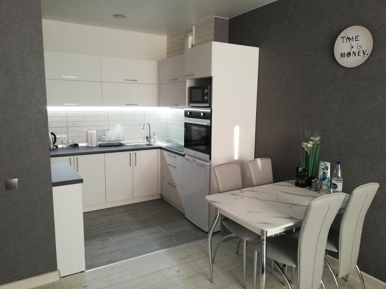 Greyapart Apartment Brest Bagian luar foto